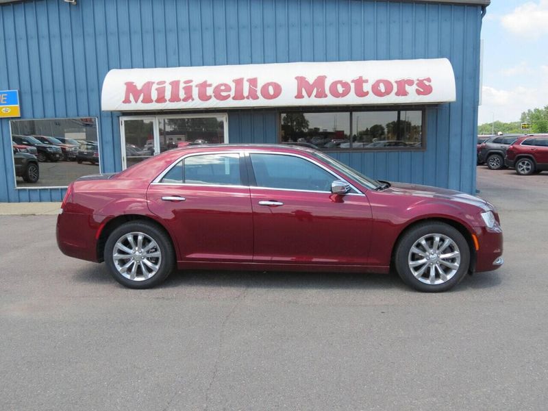 2019 Chrysler 300 Limited AWD 4dr SedanImage 1