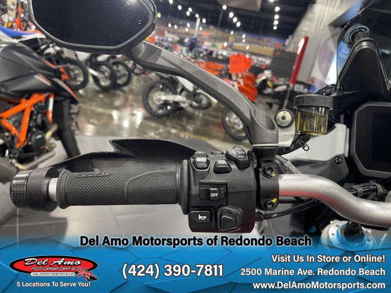 2024 Ducati MULTISTRADA V4 RS Image 18