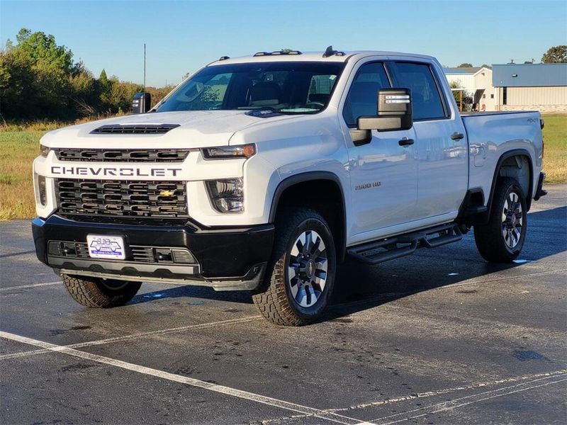 2021 Chevrolet Silverado 2500HD CustomImage 3