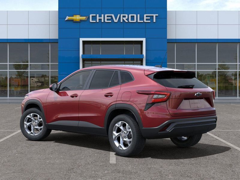 New 2025 Chevrolet Trax LSImage 3