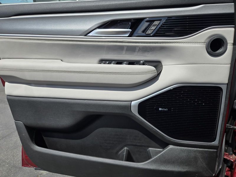 2026 Jeep Grand Wagoneer L Grand Wagoneer L Limited Altitude 4x4