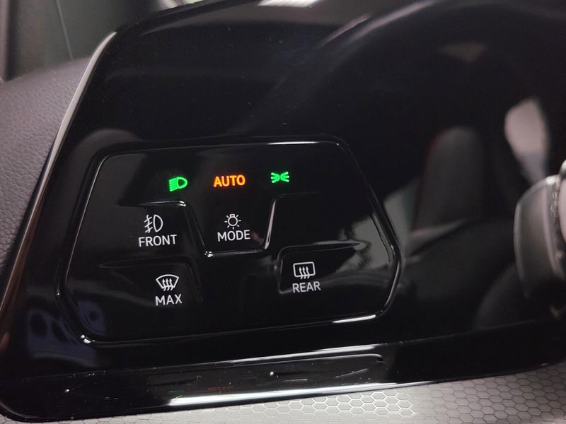 Used 2024 Volkswagen Golf GTI SE w/Sunroof/Leather PkgImage 23