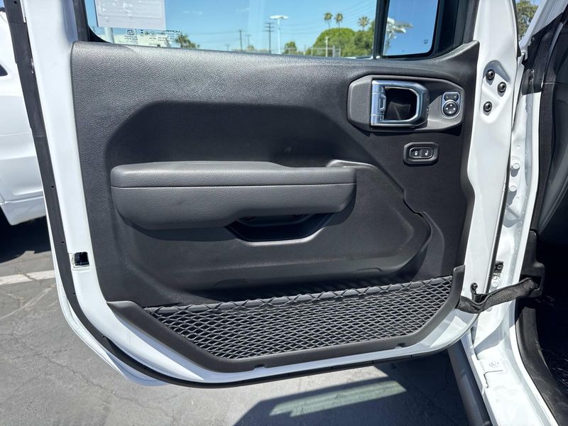 New 2026 Jeep Wrangler 4-door Rubicon