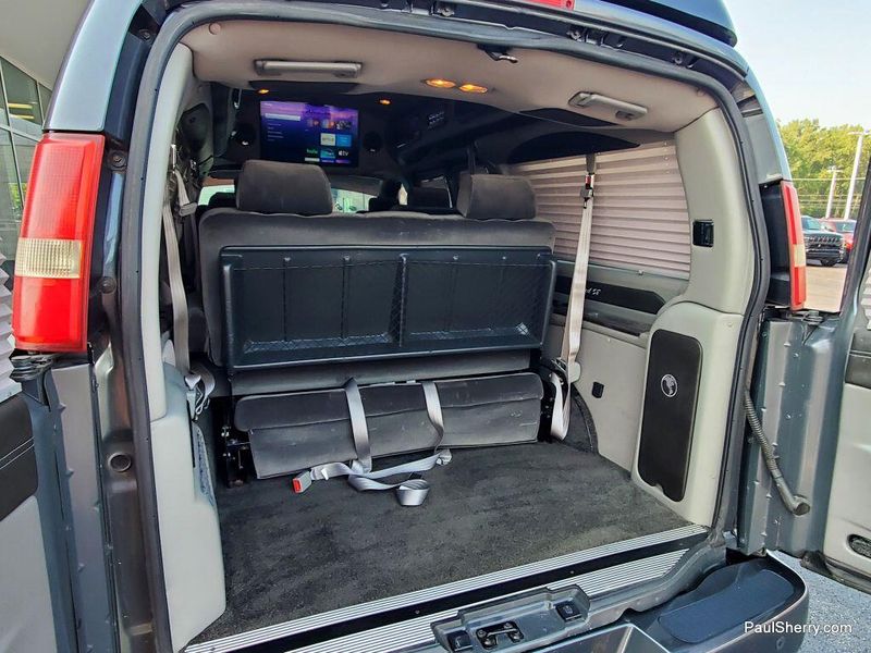 Used 2015 GMC Savana 2500 Image 16