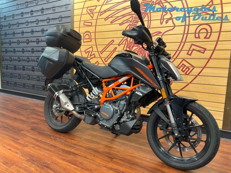 2023 KTM Duke 390 Image 1