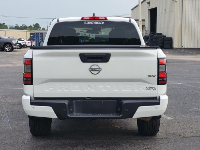 2023 Nissan Frontier SVImage 5