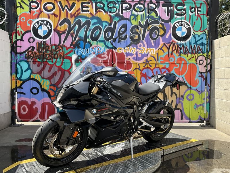 2025 BMW S 1000 RR Image 4