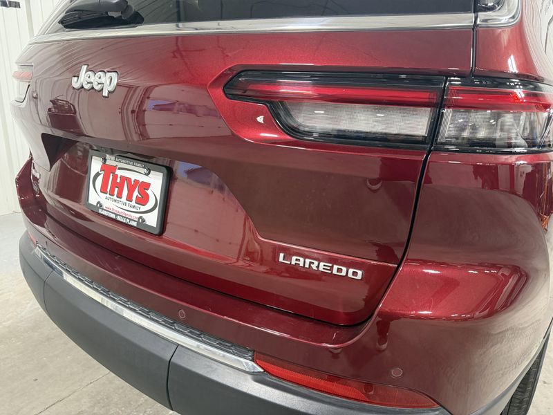 Used 2024 Jeep Grand Cherokee L LaredoImage 6