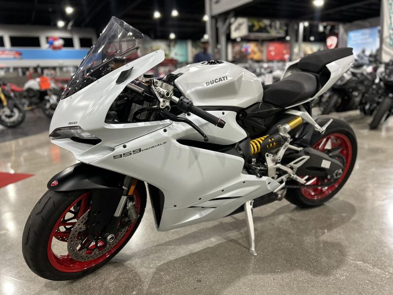Used 2018 Ducati PANIGALE 959 Image 3
