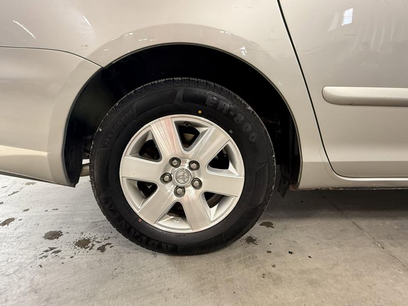 Used 2008 Toyota Sienna LEImage 10