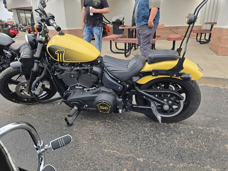 USED 2023 HARLEY SOFTAIL STREET BOB 114 Image 4