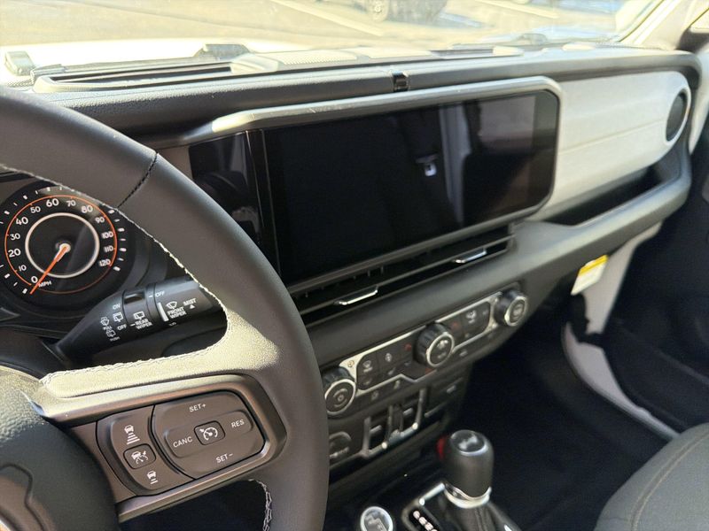 New 2026 Jeep Wrangler 4-door Sport SImage 23