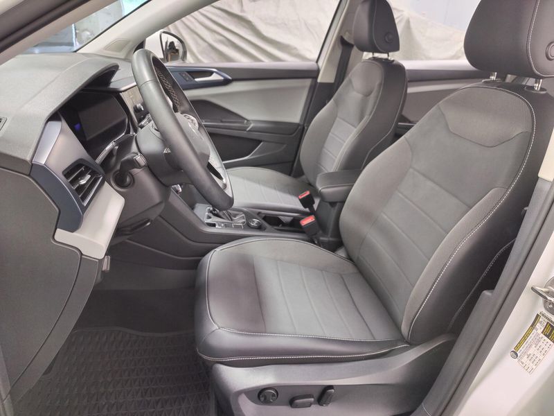 Used 2022 Volkswagen Taos SE 4-Motion AWDImage 13
