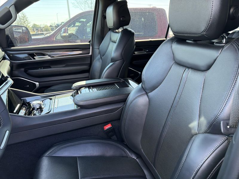 2024 Jeep Wagoneer Series 1Image 23