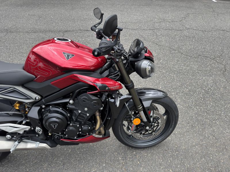 2025 Triumph Street Triple 765 RS - CARNIVAL RED 