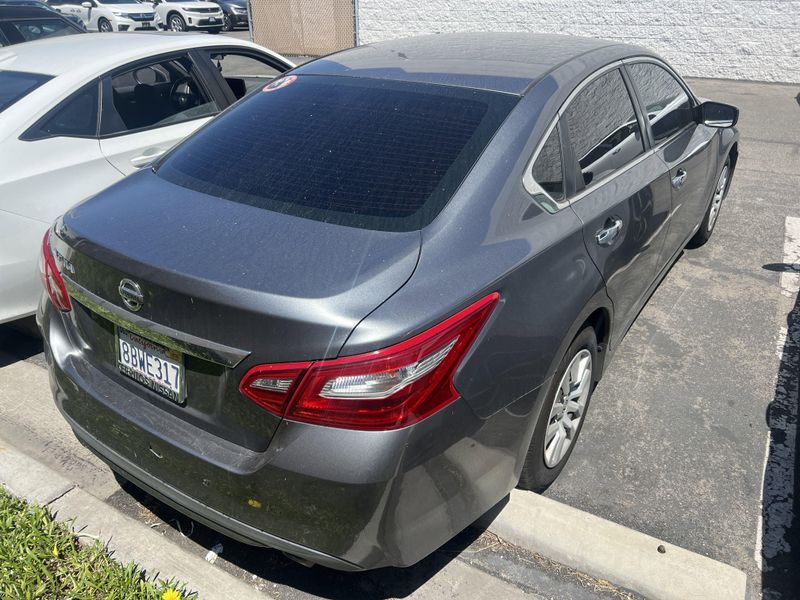 2018 Nissan Altima 2.5 SImage 2