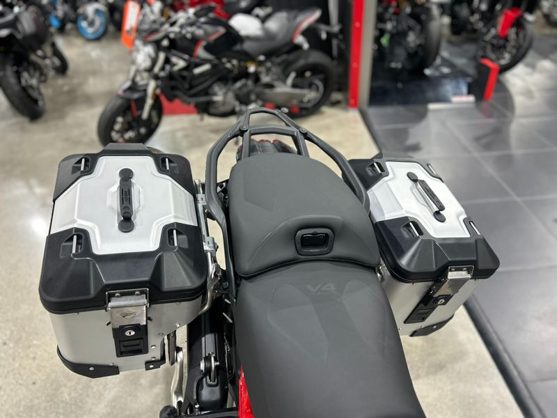 New 2025 Ducati MULTISTRADA V4 RALLY TRAVEL & RADAR SPOKED WHEELS Image 35