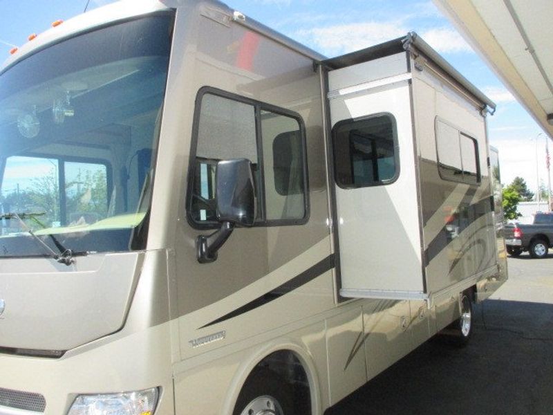 2014 Ford F-53 Motorhome Chassis Image 35