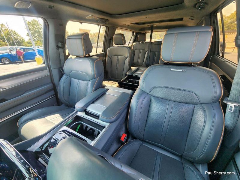 2023 Jeep Grand Wagoneer L II photo 29