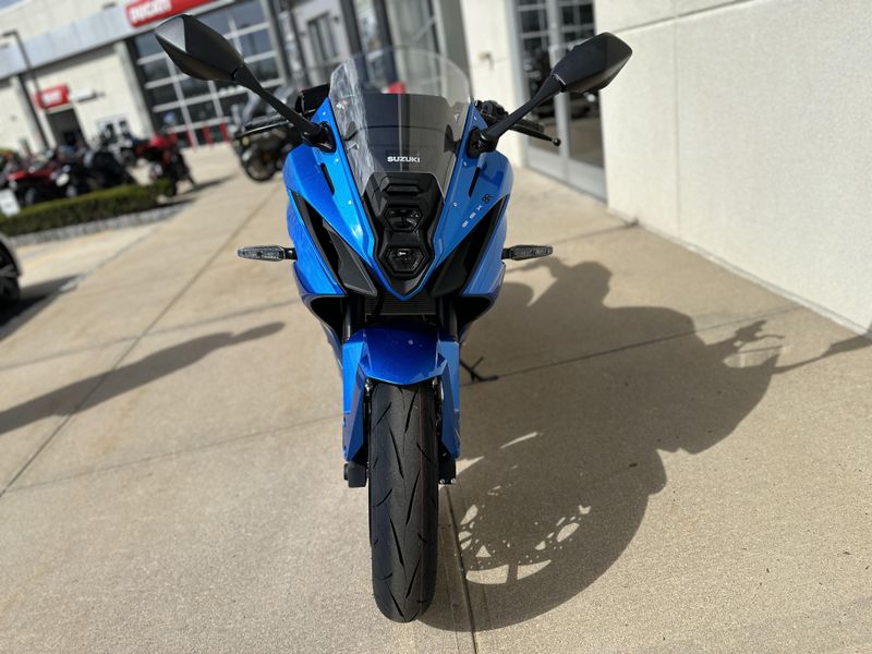 2025 Suzuki GSX8RImage 7