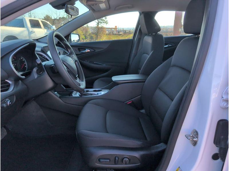Used 2024 Chevrolet Malibu LTImage 10