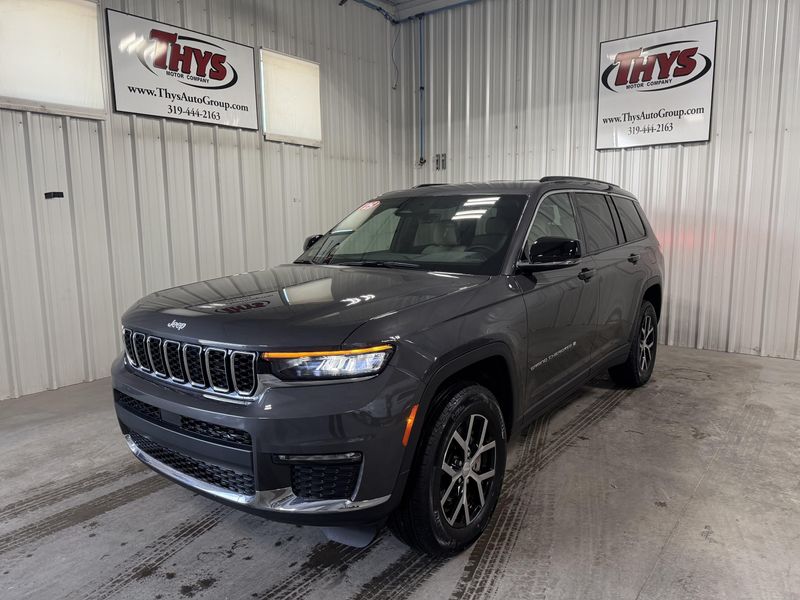 Used 2025 Jeep Grand Cherokee L LimitedImage 16