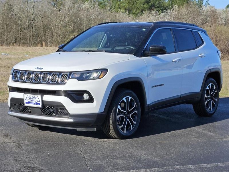 2023 Jeep Compass LimitedImage 3