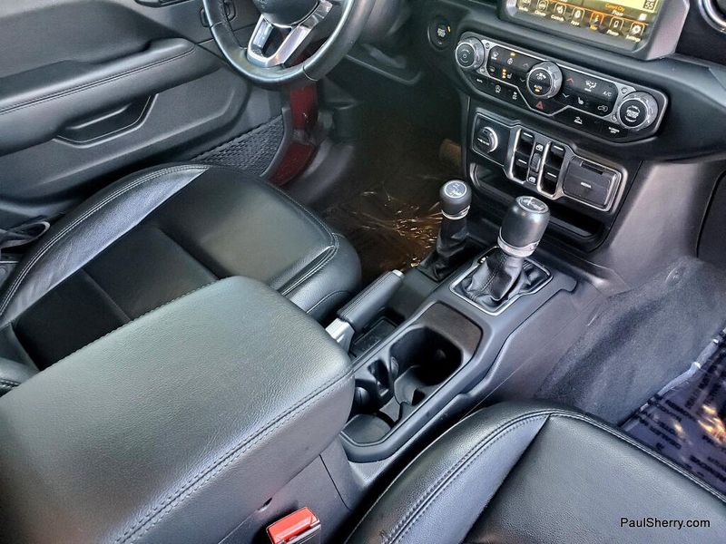 Used 2022 Jeep Wrangler Unlimited Sahara Altitude