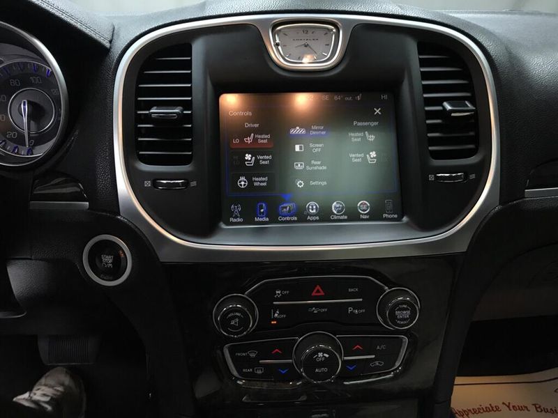 Used 2016 Chrysler 300C 300CImage 11