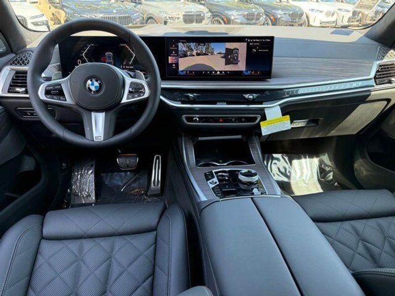 New 2026 BMW X7 xDrive40iImage 26