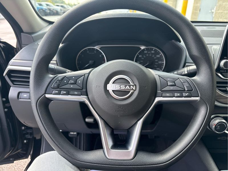 2024 Nissan Altima 2.5 SV photo 11