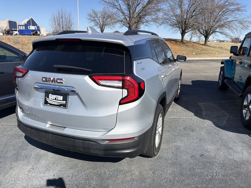 Used 2022 GMC Terrain SLEImage 8