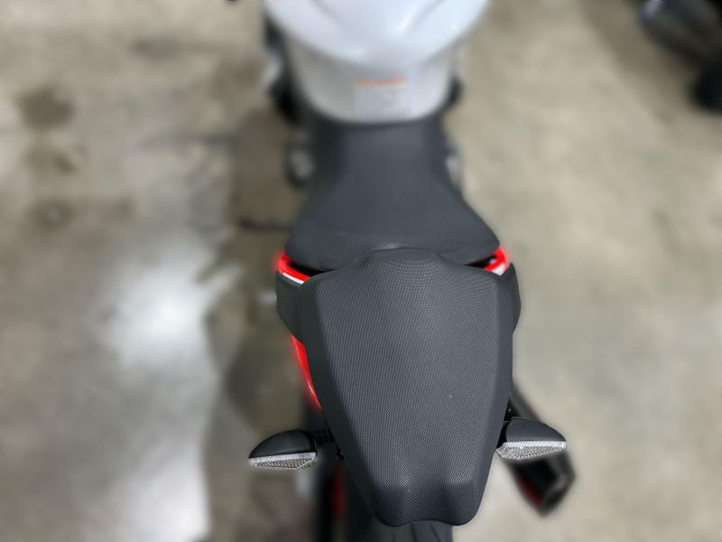 Used 2024 Aprilia RS 660 EXTREMA Image 17