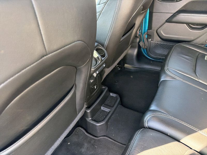 Used 2020 Jeep Wrangler Unlimited SaharaImage 16