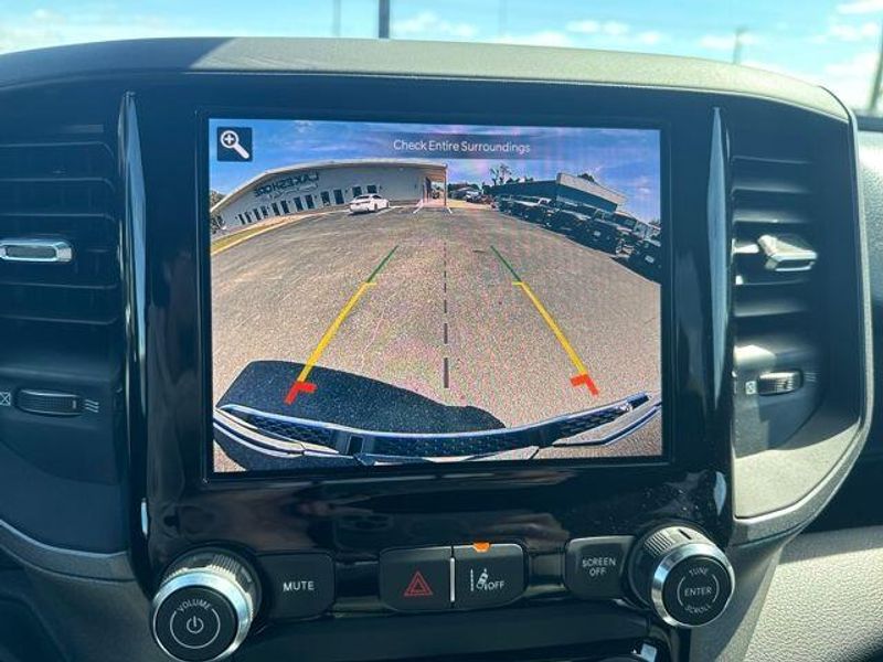 2025 RAM 1500 Tradesman Crew Cab 4x4 5'7' Box