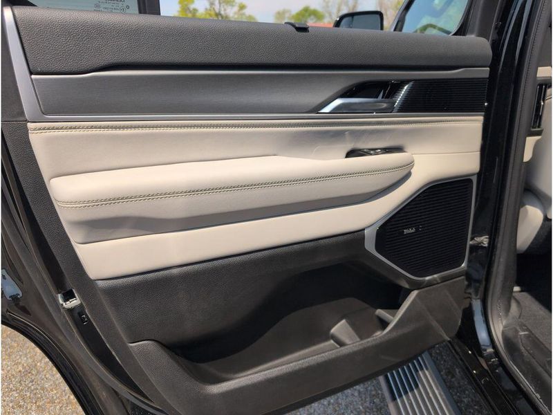 2026 Jeep Grand Wagoneer Limited Reserve 4x4Image 33
