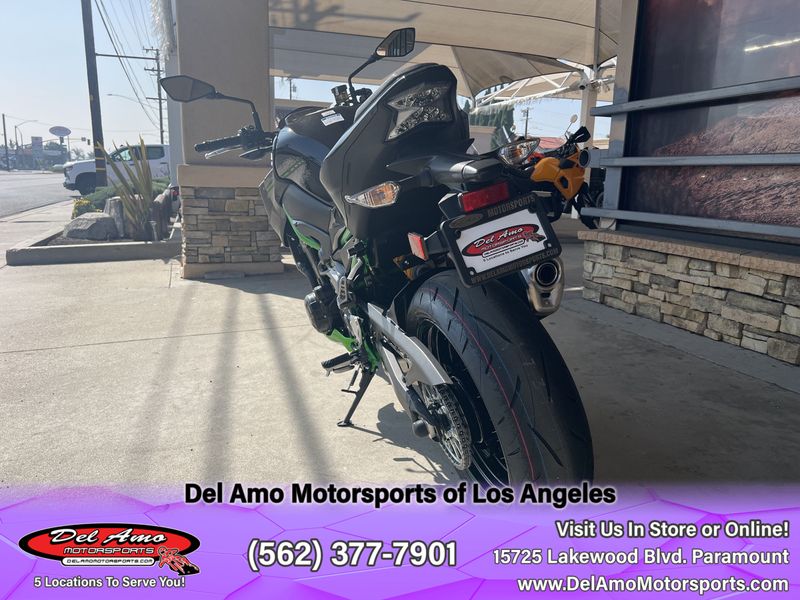 2024 Kawasaki ZR900MRFNL-BK2  in a METALLIC SPARK BLACK/METALLIC MATTE GRAPHENESTEEL GRAY/CANDY LIME GREEN exterior color. Del Amo Motorsports of Los Angeles (562) 262-9181 delamomotorsports.com 