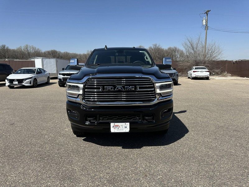 2024 RAM 3500 LaramieImage 3