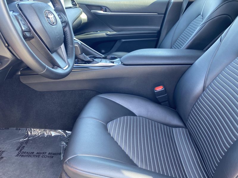 2020 Toyota Camry SEImage 17