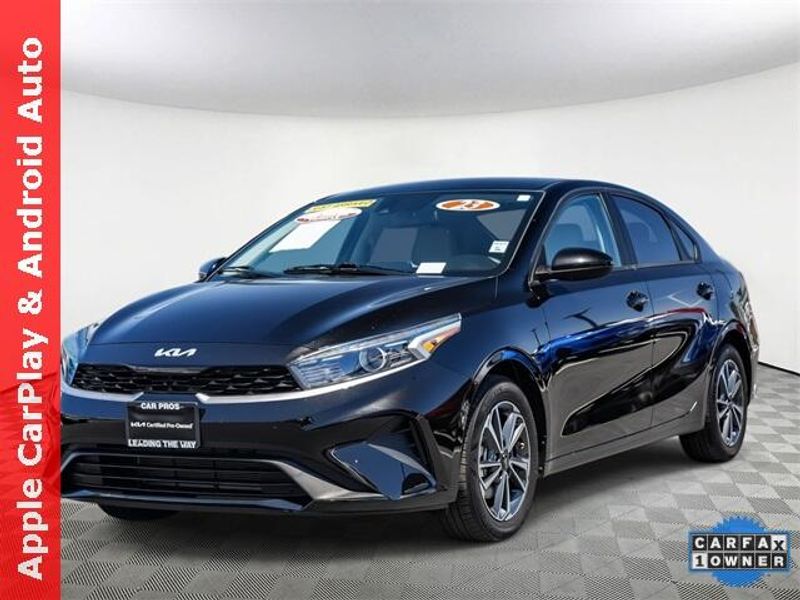 Used 2023 Kia Forte LXSImage 5