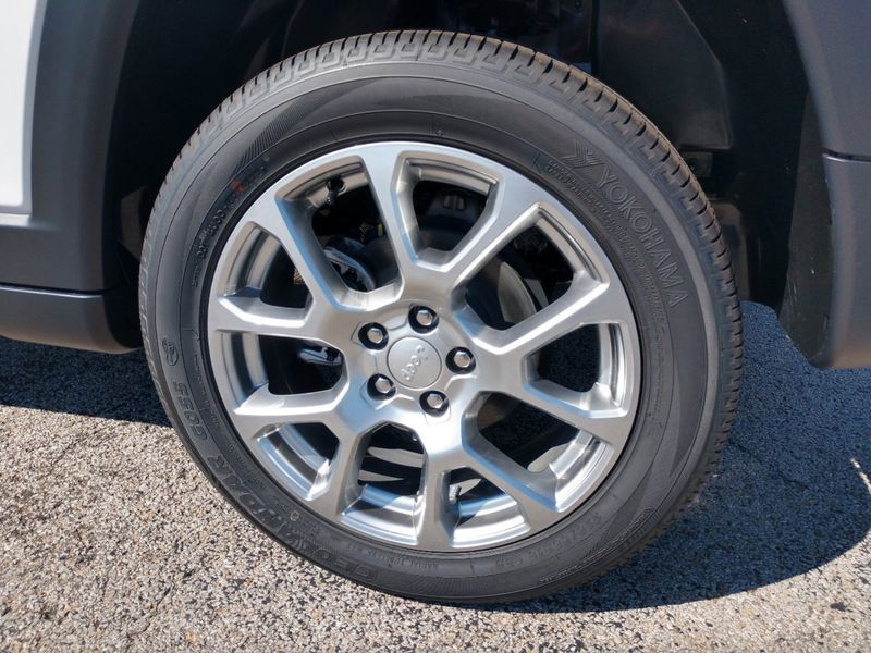 2023 Jeep Compass Latitude Lux 4x4Image 7