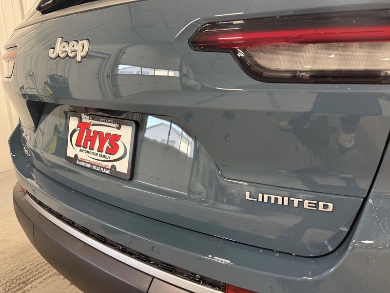 New 2026 Jeep Grand Cherokee L Limited 4x4Image 6