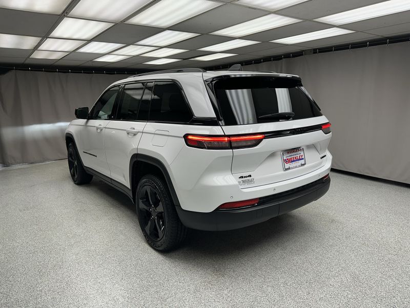 Used 2025 Jeep Grand Cherokee LimitedImage 7