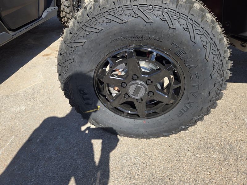 NEW 2026 CAN-AM MAVERICK R X 999T DCT Image 14