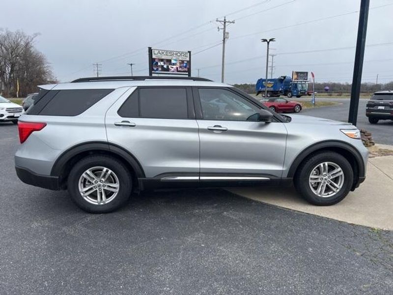 2021 Ford Explorer XLTImage 8