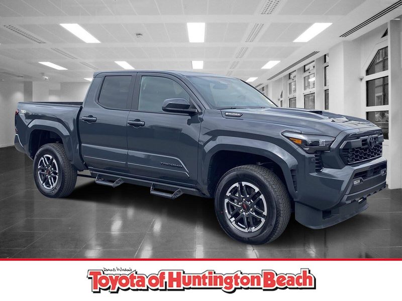 2025 Toyota Tacoma TRD Sport HybridImage 1