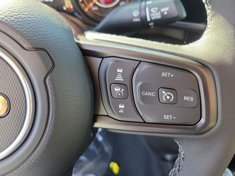 New 2026 Jeep Gladiator Mojave 4x4