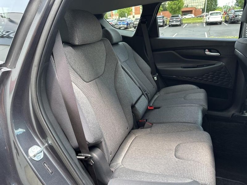 Used 2023 Hyundai Santa Fe SELImage 18