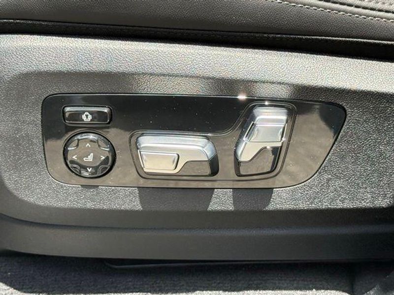 New 2027 BMW X7 xDrive40iImage 18