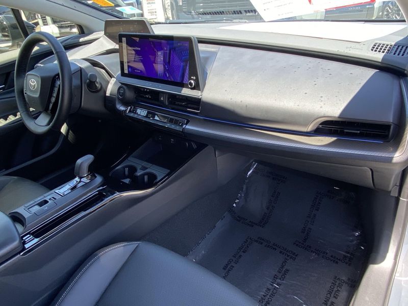 2024 Toyota Prius Image 11